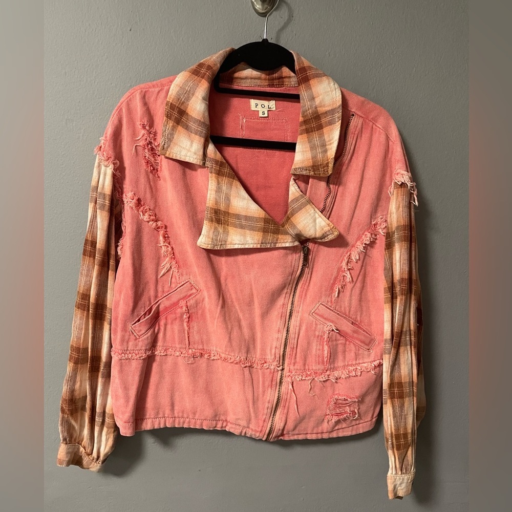 NWOT POL Denim Pink Jacket with Contrasting Plaid Collar and Sleeves. Size Small